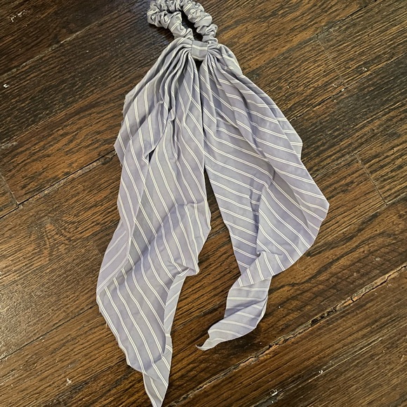 SET OF ANTHROPOLOGIE HAIR SCARVES - Picture 2 of 4